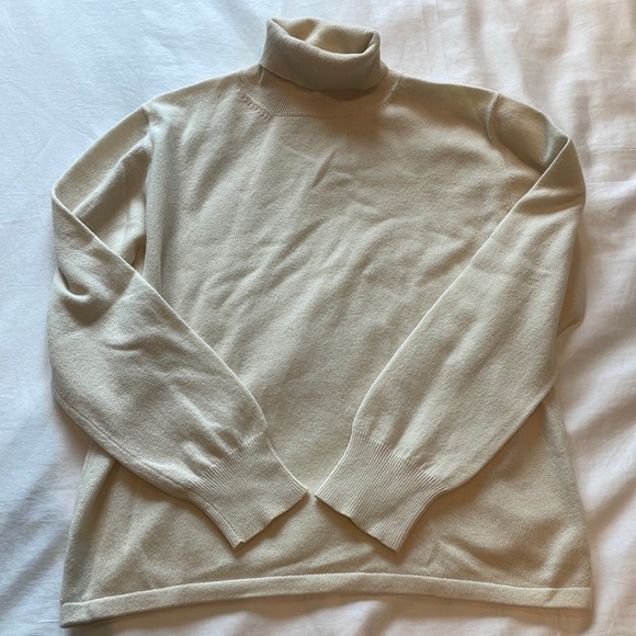 Saks Fifth Avenue Sweaters - Saks fifth avenue folio collection 100% cashmere sweater